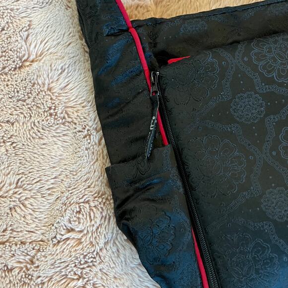 NWT Petunia Pickle Bottom Red and Black Diaper Shoulder Crossbody Bag - Picture 3 of 14